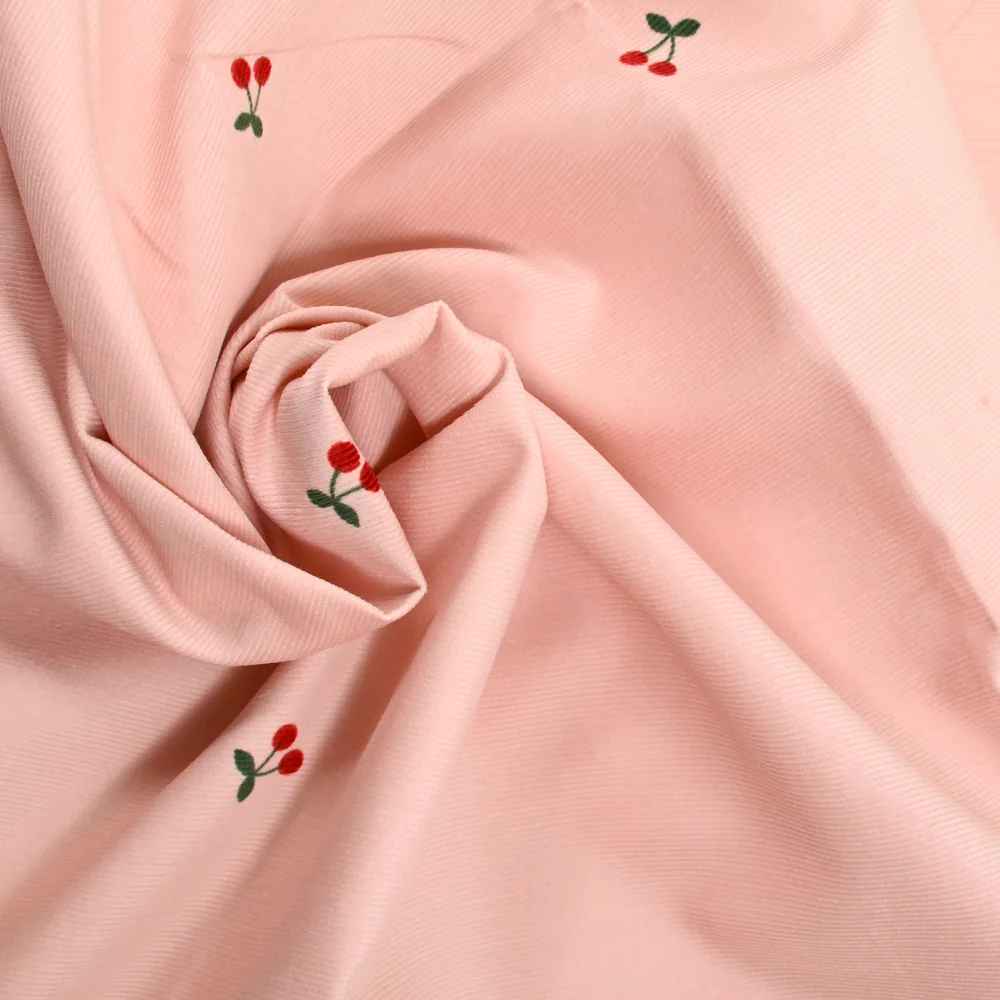 Velours de coton côtelé imprimé cerise fond rose - Image 2