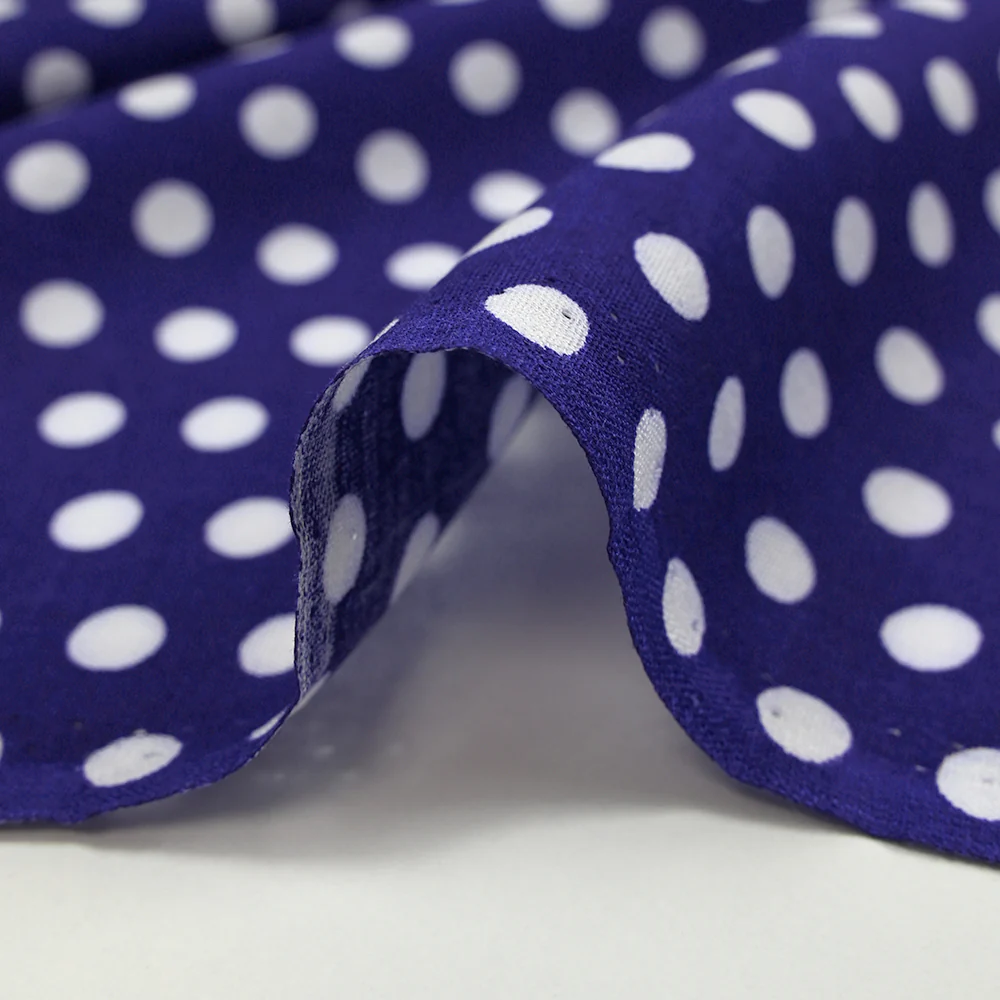 Viscose imprimée à pois 8mm blanc fond indigo - Image 6