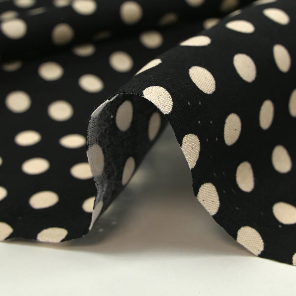 Viscose imprimée à pois 8mm écru fond noir - Image 6