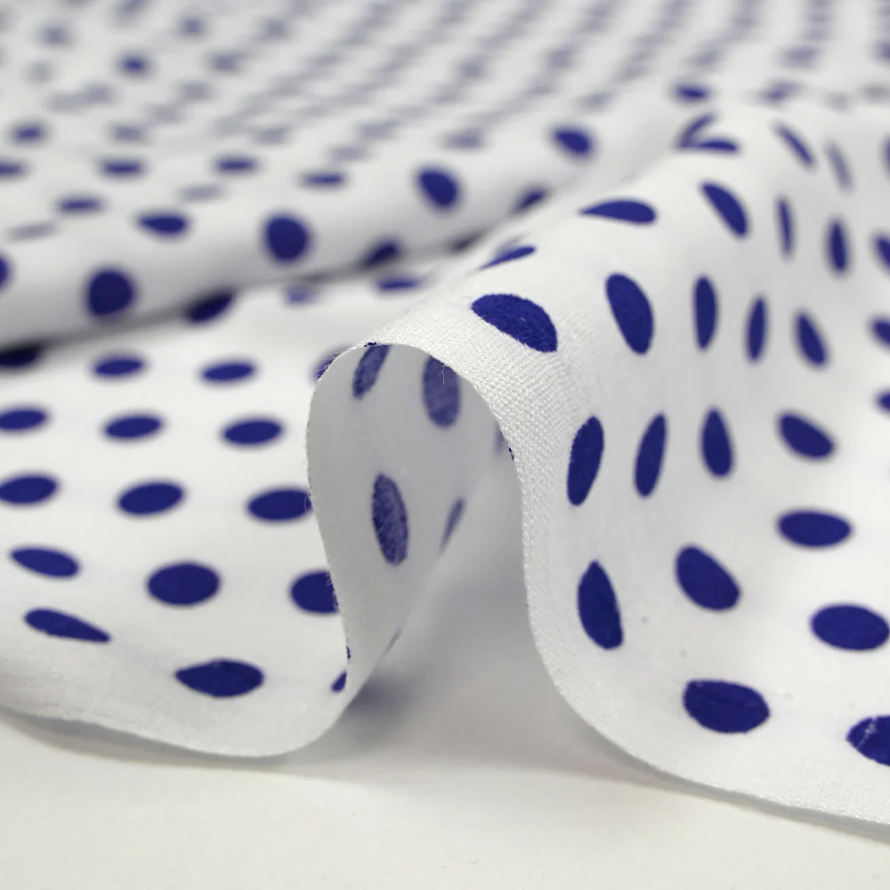 Viscose imprimée à pois 8mm indigo fond blanc - Image 6