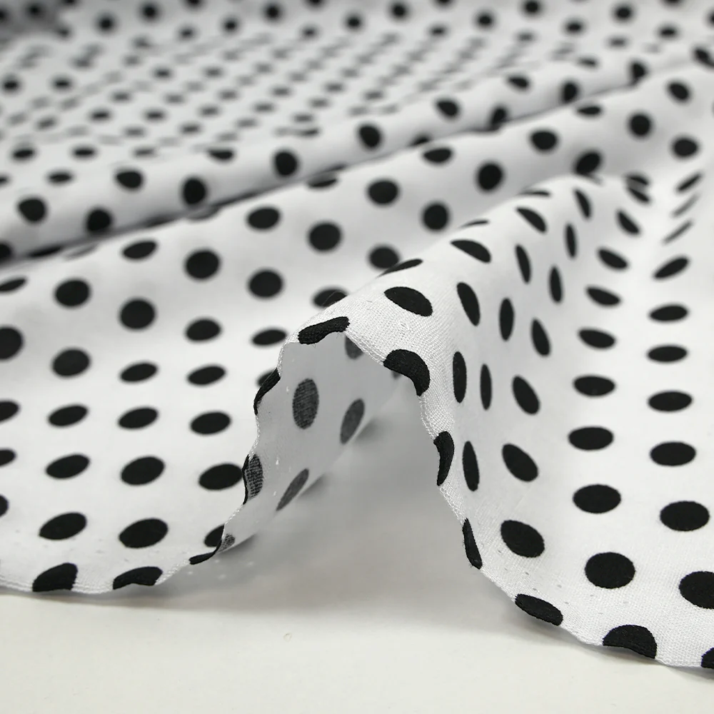 Viscose imprimée à pois 8mm noir fond blanc - Image 6
