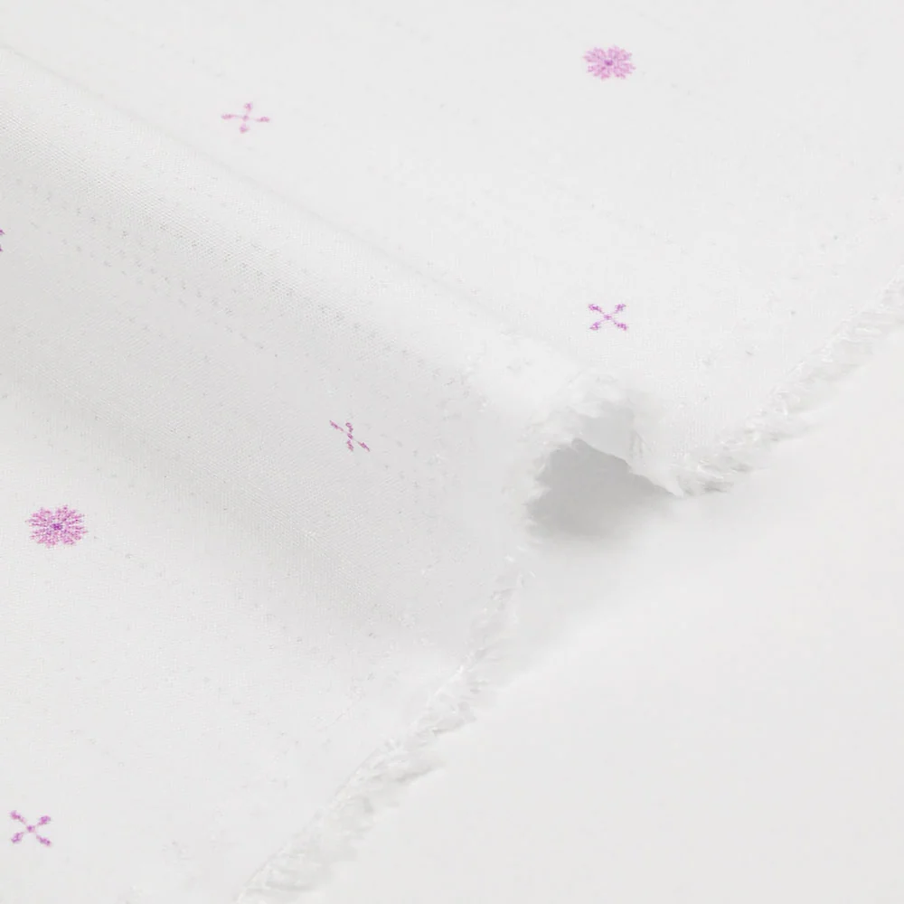 Viscose imprimée signes violet fond blanc - Image 5