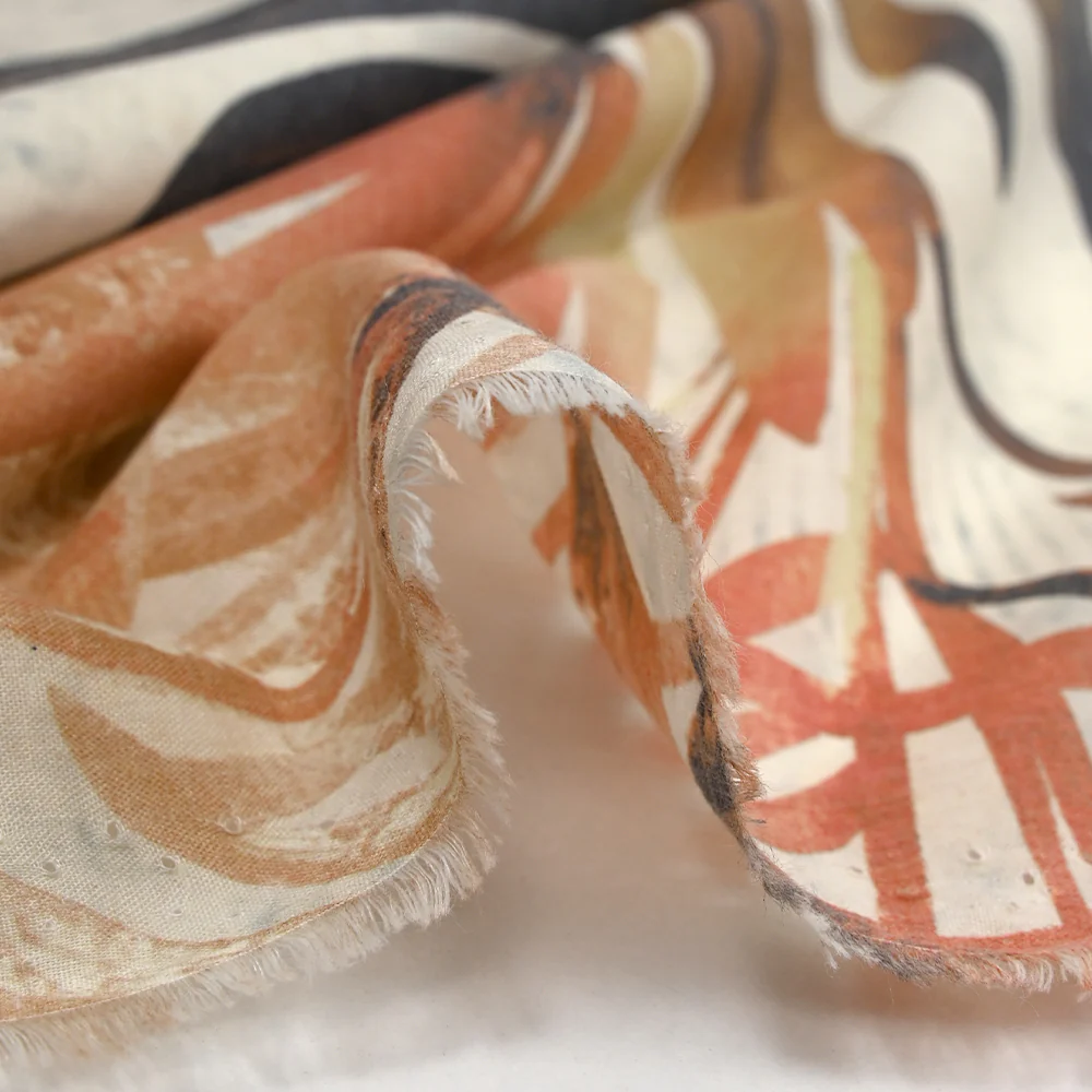 Voile de polycoton imprimé frise et palmiers bleu et brique fond écru - Image 8
