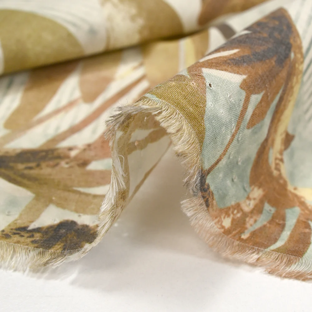 Voile de polycoton imprimé frise et palmiers vert et marron fond écru - Image 9